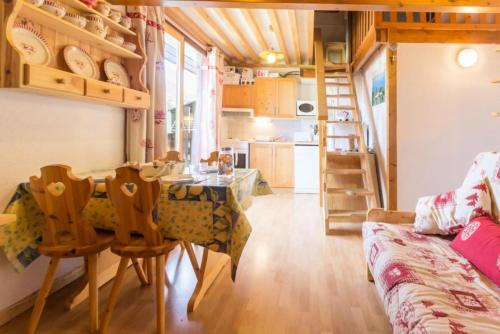 Montalbert Apartment | Résidence Les Plaisances - Charmant deux pièces sous les toits MAE-4974