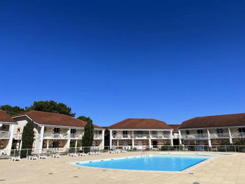Le Verdon-sur-Mer Apartment | Résidence Les Vertmarines - 226 - Appartement tout confort en résidence avec piscine au Verdon sur Mer MAE-9133