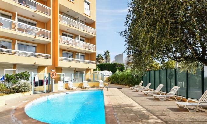 Antibes Apartment | Résidence Pierre & Vacances La Rostagne