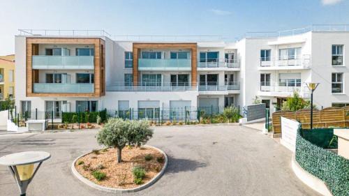 Villeneuve-Loubet Resort | Résidence Senior Marina Bay