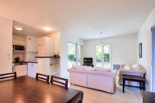 Soulac-sur-Mer Apartment | Résidence Villa Marine - maeva Home - Appartement 3 Pièces 6 Personnes - Confort MAE-3007