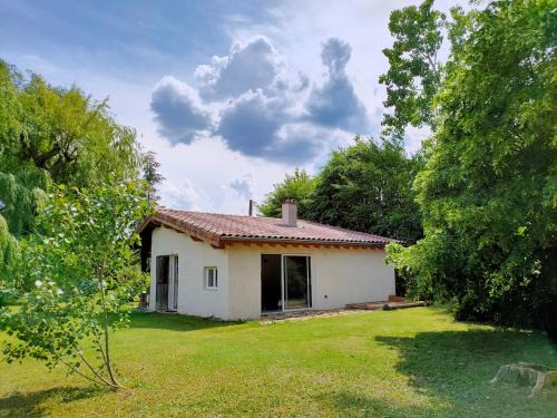 Chalain-le-Comtal House | Réveil au chant des Oiseaux