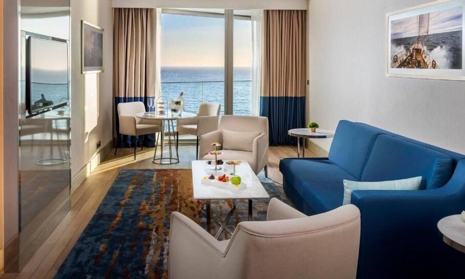 Bakırkoy House | R 1821 Crowne Plaza Istanbul Florya