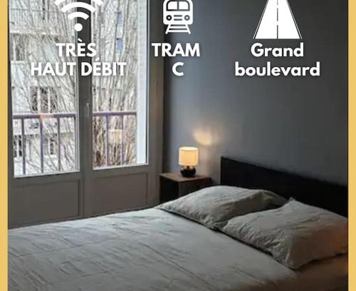 Quartier des Eaux-Claires Apartment | R'Apparts T2 Duplex Urbain