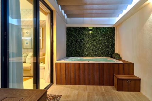 Viejo Arroyo Hondo Apartment | ®{Peaceful~Retreat} @DowntownSD HotTubGymFamily