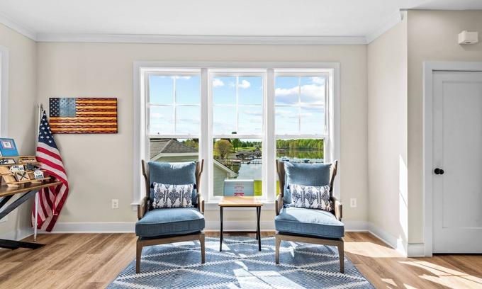 Livingston House | R&R Lake Anna is where it's at! Waterfront , water trampoline & more!