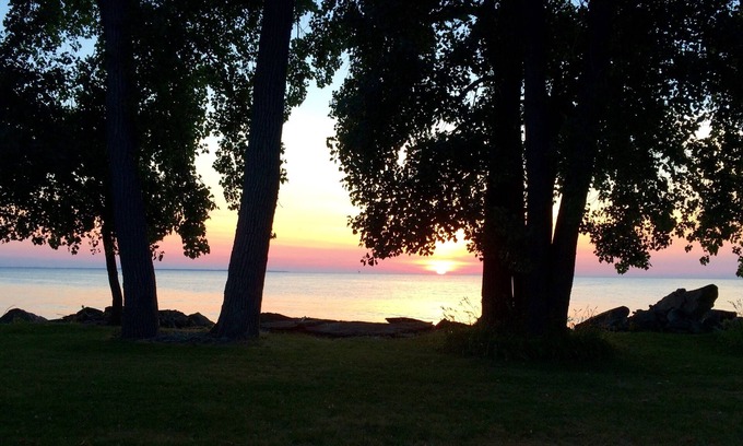 Kingsville House | R-Runaway On the Lake