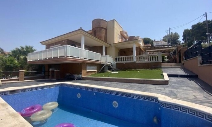 Segur de Calafell Villa | R134 Sunny Villa Calafell