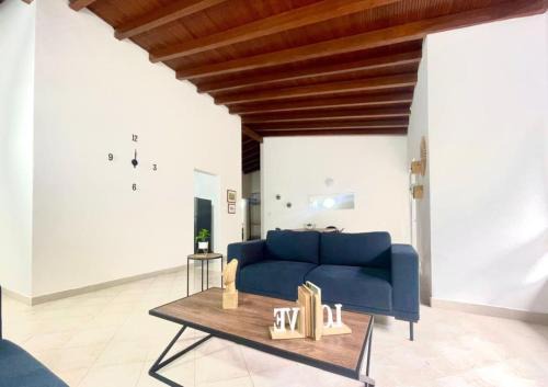 Lalinde Apartment | R301 Apartment close to Lleras park and Provenza