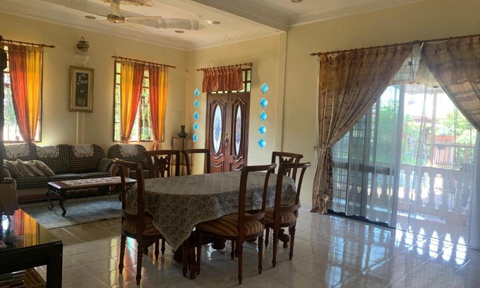 Kampung Kubang Parit Villa | Raa homestay