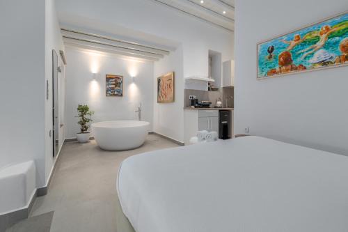 Apollonia House | Rabagas Suites Luxury - In The Heart of Sifnos