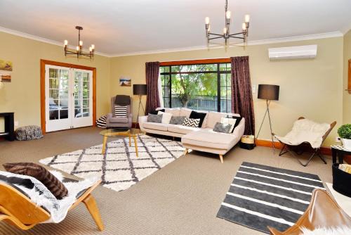 Christchurch House | Racecourse Villa - Classic 1935 Charm & Space