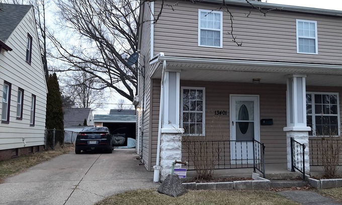 Garfield Heights House | Radiant Rockside Retreat, Fast internet, Self-check in, 3 bdrm, office, garage.