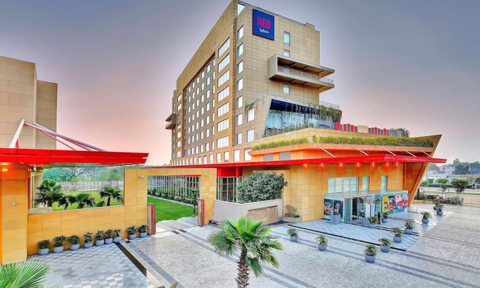 Mohali Hotel | Radisson RED Chandigarh Mohali