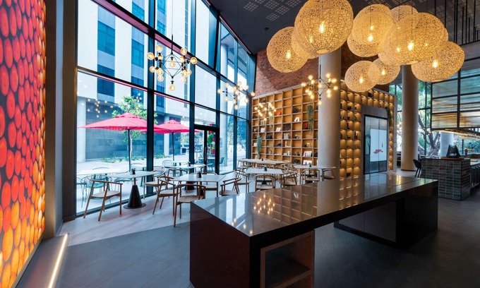 Greater Johannesburg Metropolitan Area Hotel | Radisson RED Hotel, Johannesburg Rosebank
