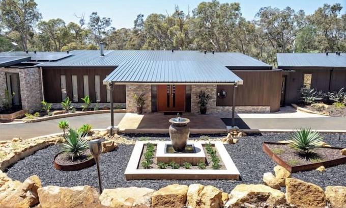 Wilyabrup House | Raffaele's Estate : luxury holiday + 10% discount for Feb/March + bubblesnn