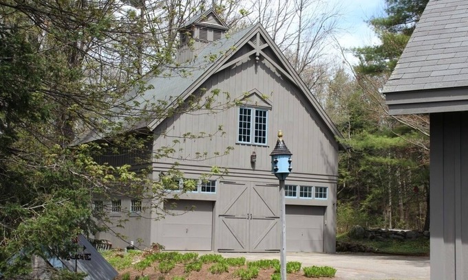 Danbury House | Ragged Mountain Range, schoolhouse corner