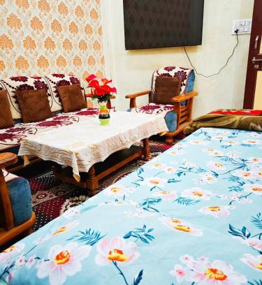 Naini House | Rai Homestay