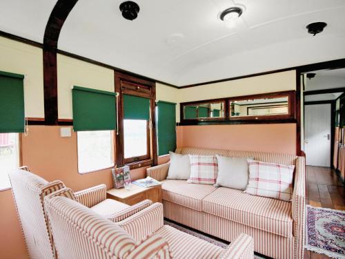 Stowmarket House | Railway Carriage Two - E5601