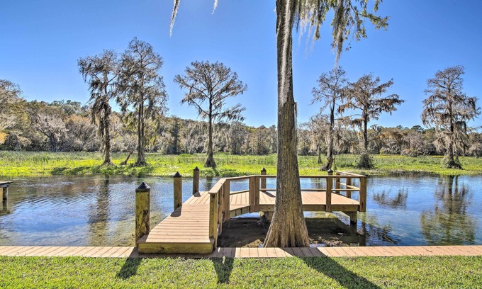 Dunnellon House | Rainbow River Oasis w/Kayaks + Furnished Sunroom!