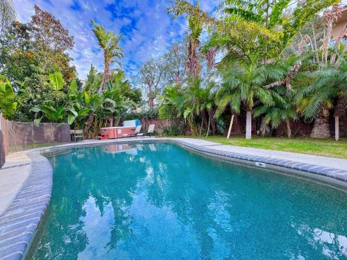 Southwest Anaheim House | Rainforest Villa 4 Bedroom PoolSpa Walk2Disneyland