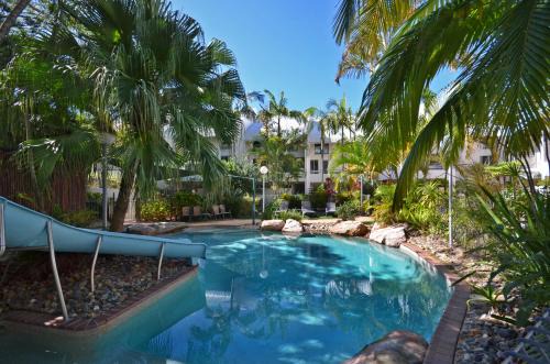 Moffat Beach Apartment | Raintrees Moffat Beach