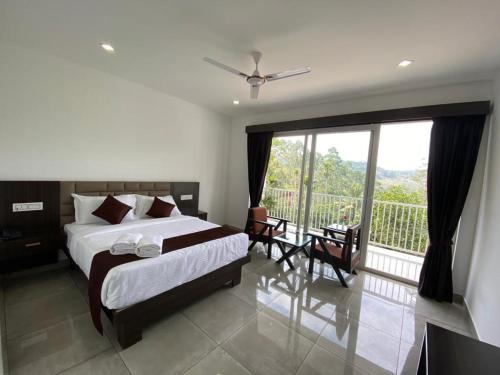 Devikolam Hotel | Rainwood Aurum Resort