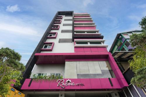 Panakkukang Hotel | Raising Hotel Panakkukang Makassar By LIFE