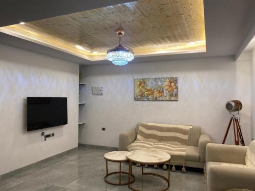 Shimla Apartment | Raiville Mountain View