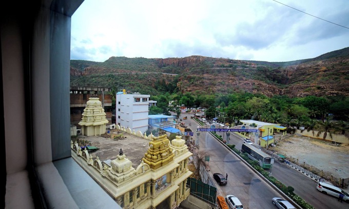Tirupati Hotel | Raj Park Tirupati