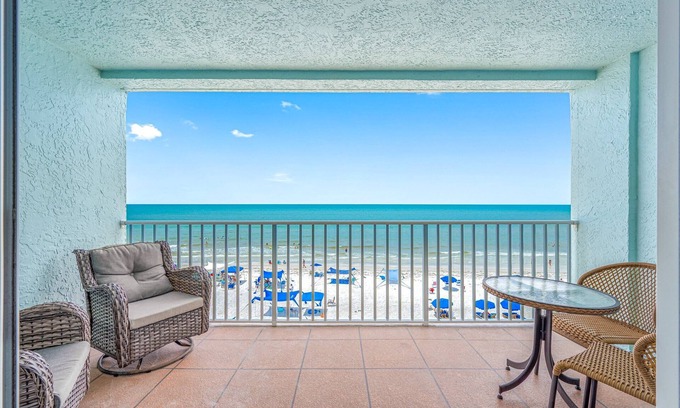 North Redington Beach Condo | Ram Sea 302- Beachfront with pool & Hottub!