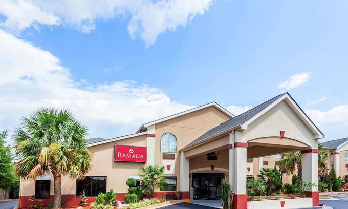 Locust Grove Hotel | Ramada by Wyndham Locust Grove