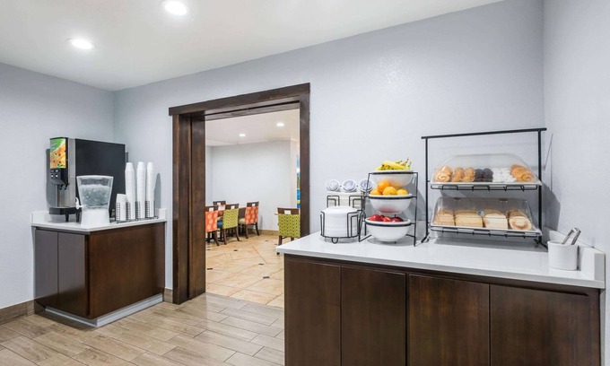 Coeur d'Alene Hotel | Ramada by Wyndham Coeur d'Alene