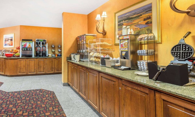 Kent Hotel | Ramada by Wyndham Kent Seattle Area