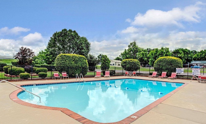 Murfreesboro Hotel | Ramada by Wyndham Murfreesboro