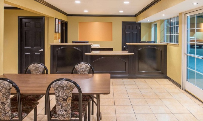 Ontario Hotel | Ramada by Wyndham Ontario