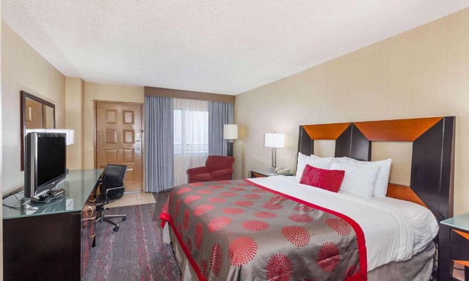 National City Hotel | Ramada by Wyndham San Diego National City