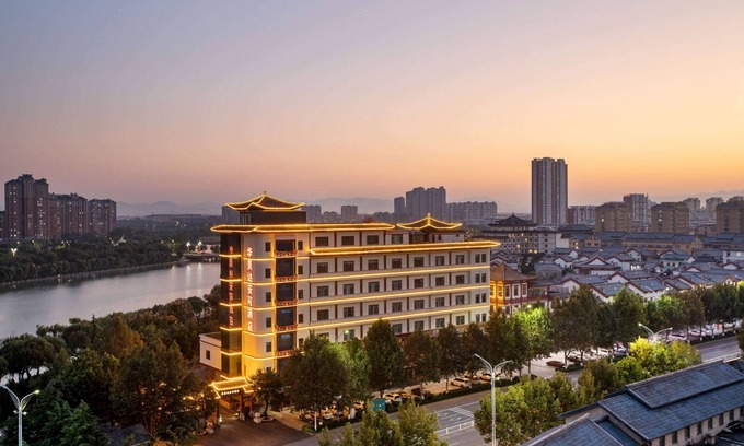 Kuiwen District Hotel | Ramada Encore by Wyndham Linqu Downtown
