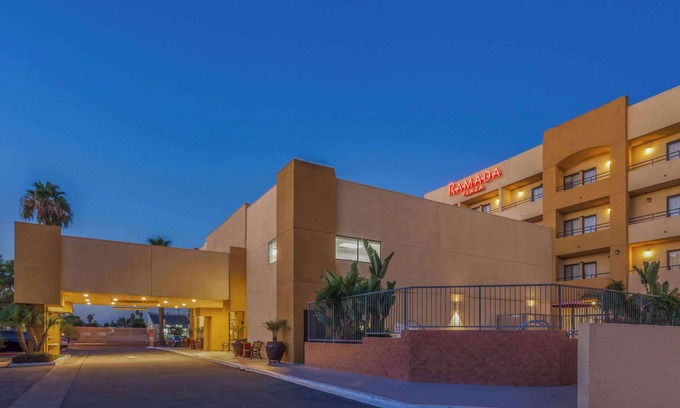 Garden Grove Hotel | Ramada Plaza by Wyndham Garden Grove/Anaheim South