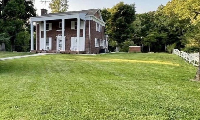 Norma House | Ramblin Rose access Brimstone Rec, Brushy Mtn St Pen, Hist Scott CoJail, BSFNRRA