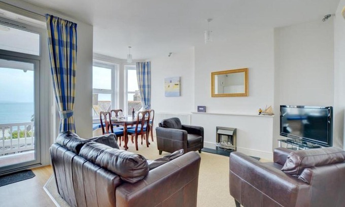 West Looe Apartment | Rame Lemain Garden Apts