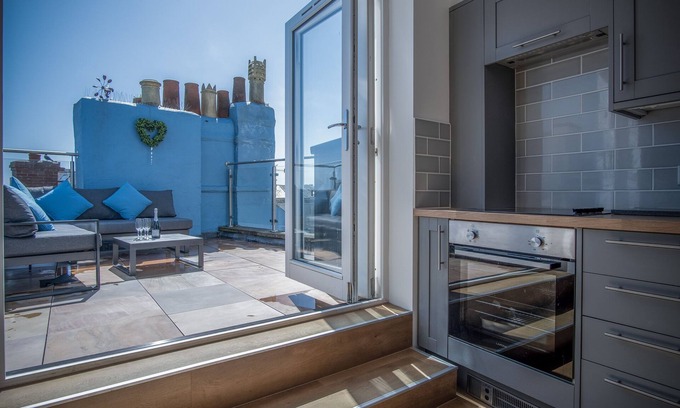 Tenby Apartment | Ramsey Apartment - 2 Bedroom - Tenby