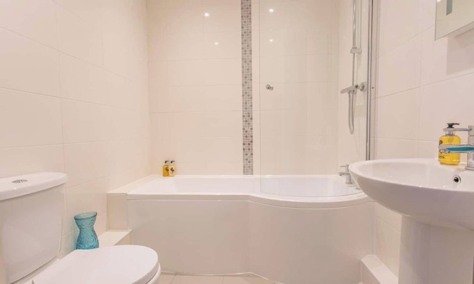 Cowley Apartment | Rana Ct 7 (Bodleian Suite) | 1 Bed Ground Floor Apt.