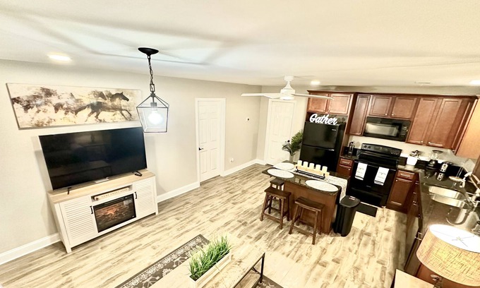 Fairburn House | Ranch Cave