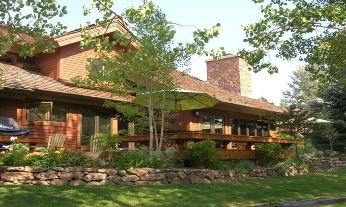 Ketchum House | Ranch like setting one mile from town and across from River Run Lodge
