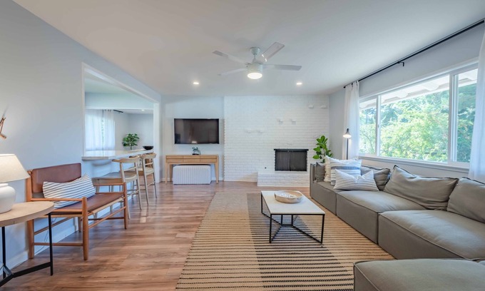 Atascadero House | Ranch Perfect for Familes, Close to Downtown, the Lake, the Park & the Beach!