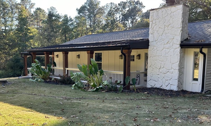 Fairburn Other | Ranch Style Home . Quietly , Only 15 min from the airport.