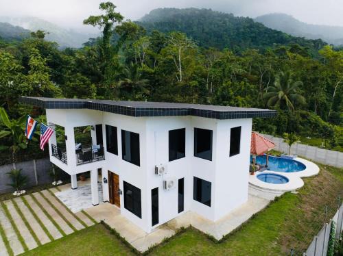 Canton Parrita Villa | Rancho Hope