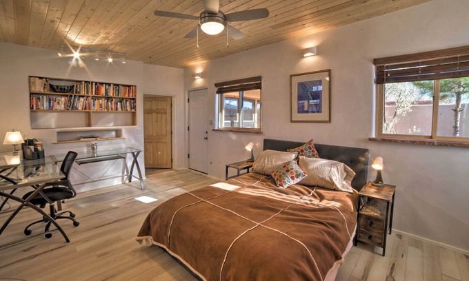 Taos Apartment | Ranchos de Taos Casita by Downtown & Trails!