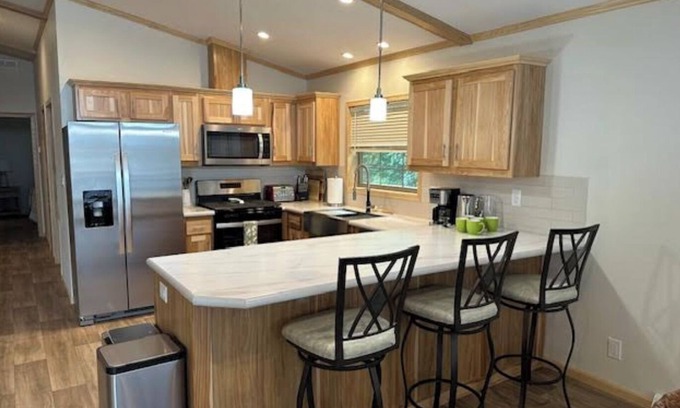 Rainy Lake Cabin | Ranier's Hidden Gem - 3 bedrooms